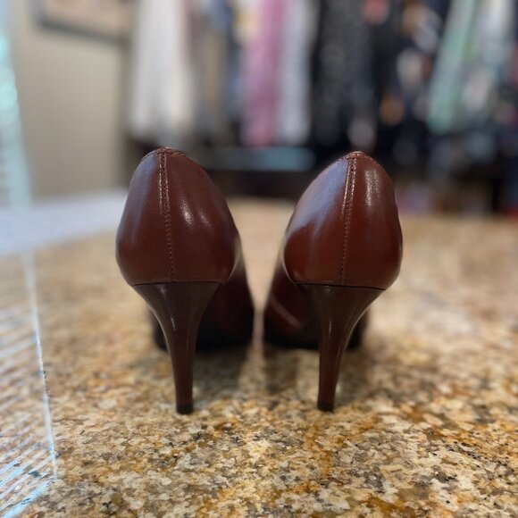 D'Orsay Peep Toe Pump - Picture 2 of 5